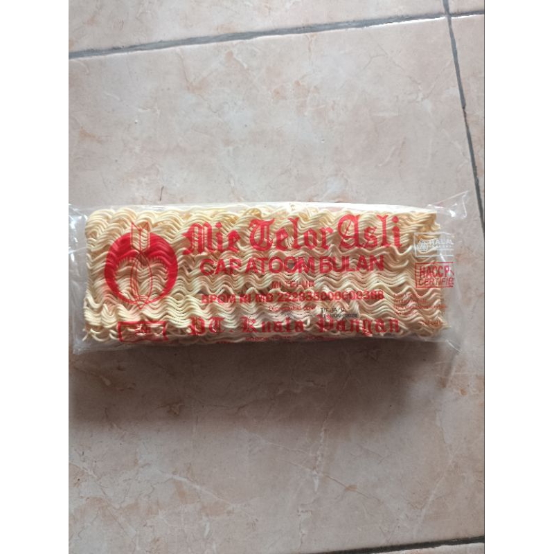 

Mie telur cap atom bulan
