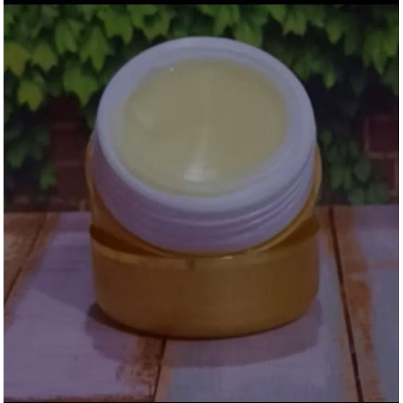 Cream farma*a gold