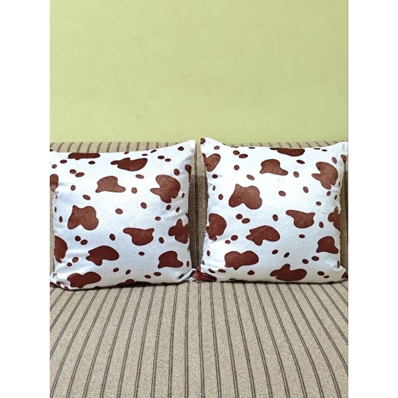 Sarung Bantal Sofa Motif Sapi