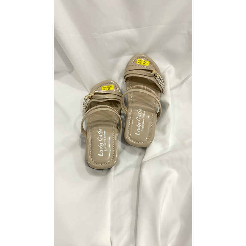 sandal anak perempuan hak