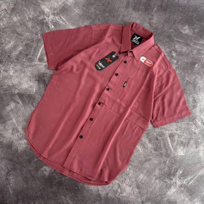 Kemeja Hem Kancing Pria Polos Lengan Pendek Warna Pink Merah Jambu