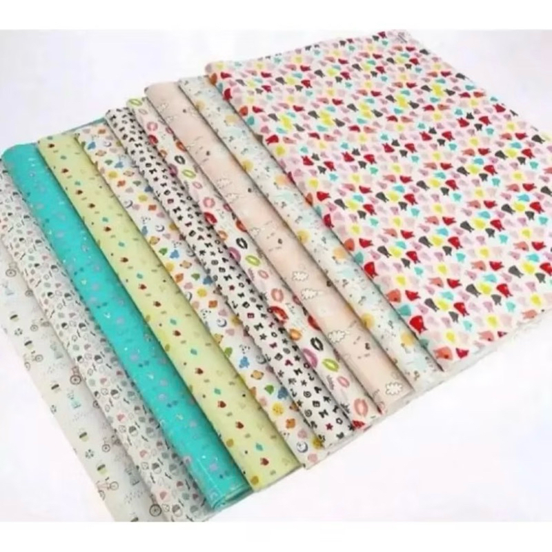 

Kertas Kado Motif Random + Free Kartu Ucapan