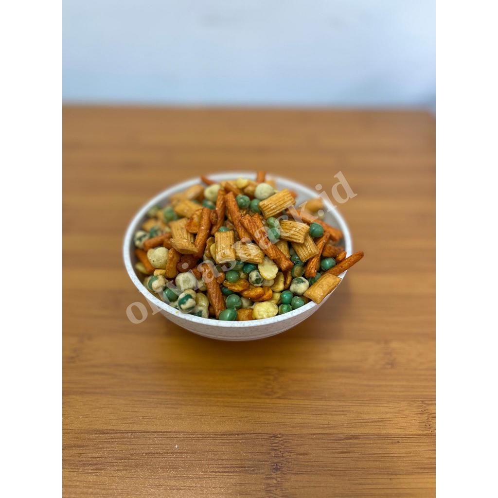 

Snack berbagai ukuran / mix nut / pang pang / lanting / stick keju / stick balado / tongkol asin / stick potato etc