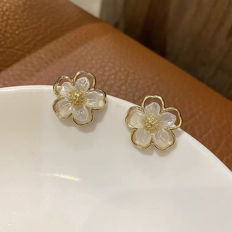 Anting-Anting Bentuk Bunga | Anting Bunga