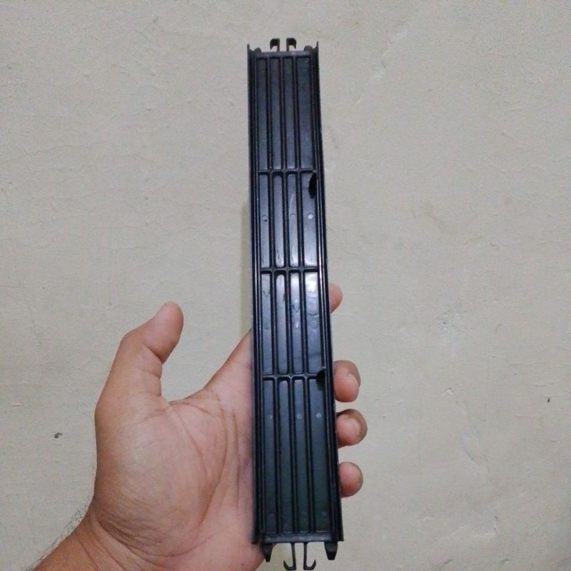 tutup filter AC Yaris/vios