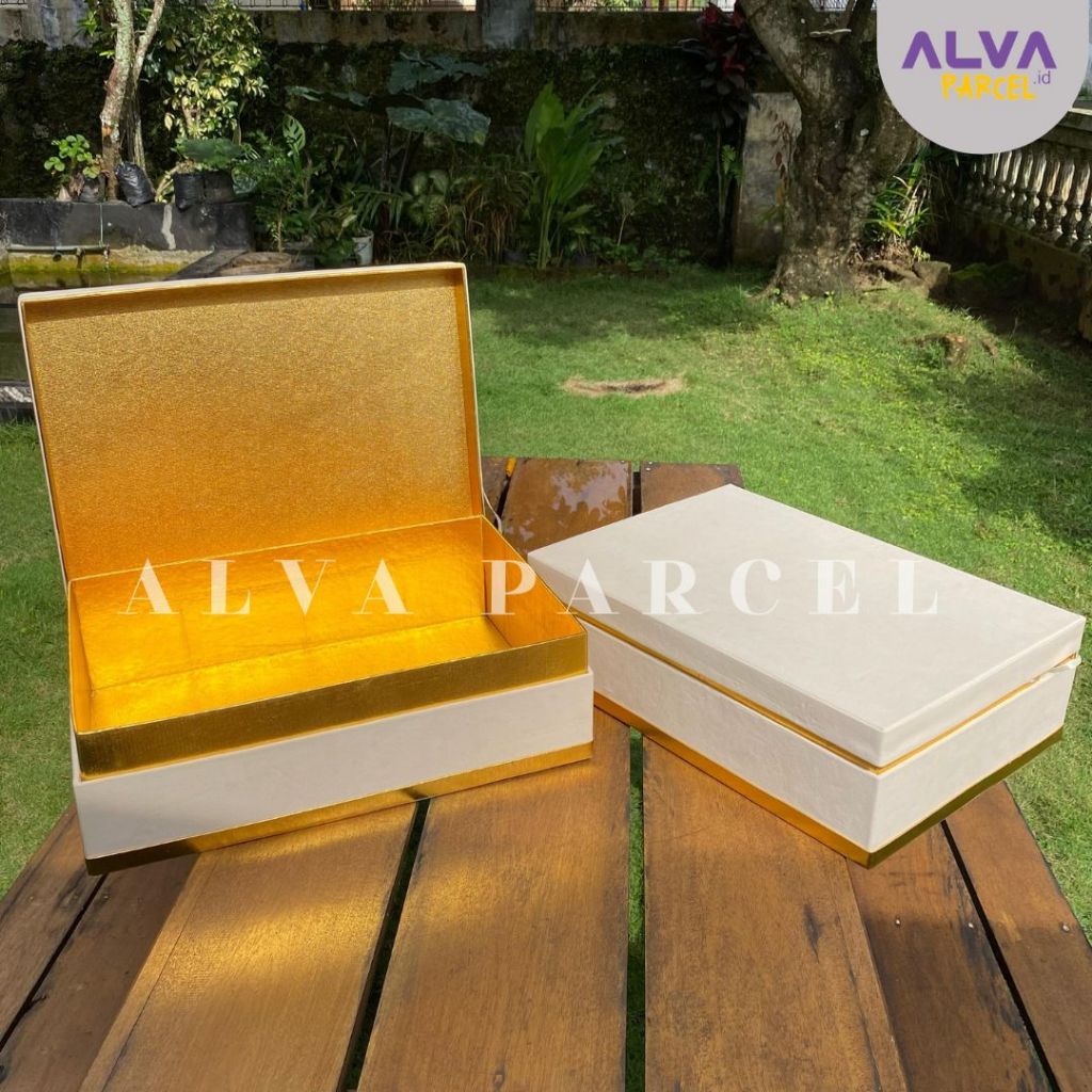 

Box Hampers Bahan Suede | Box Exclusive | Giftbox Terlaris