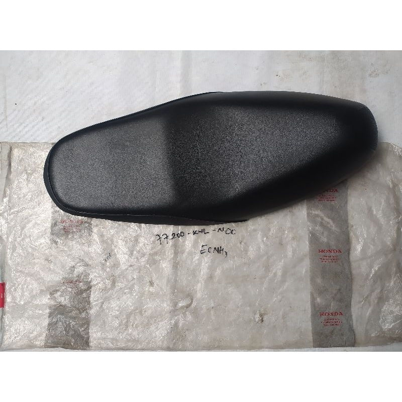 Jok Assy Honda SUPRA X 125 NEW BATMAN original baru AHM 77200-KVL-N00