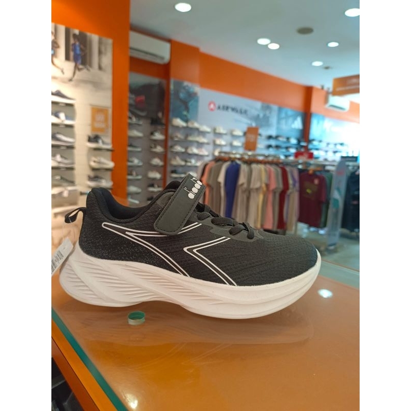 SEPATU ANAK COWOK DIADORA