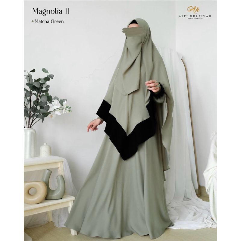 PRELOVED ALFI HURAIYAH SIZE M 1 SET NETT (series magnolia II)