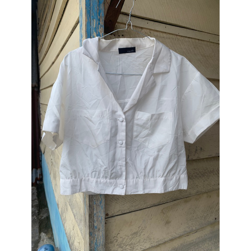 kemeja putih crop