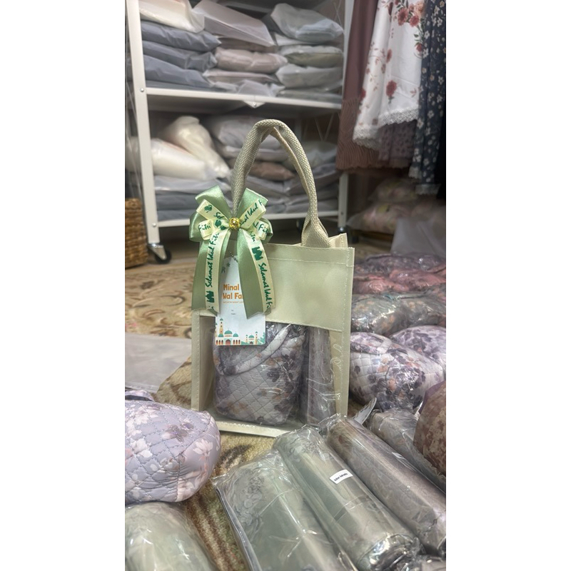 HAMPERS LEBARAN MUKENA SAJADAH TRAVEL