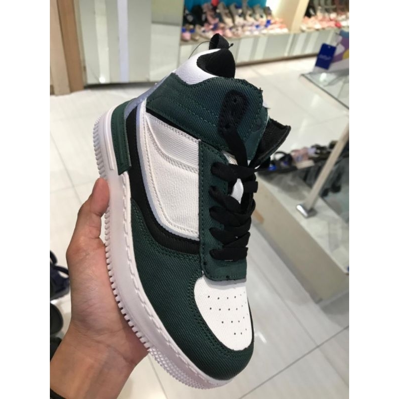 sepatu boot casual anak cowok by CROCODILE