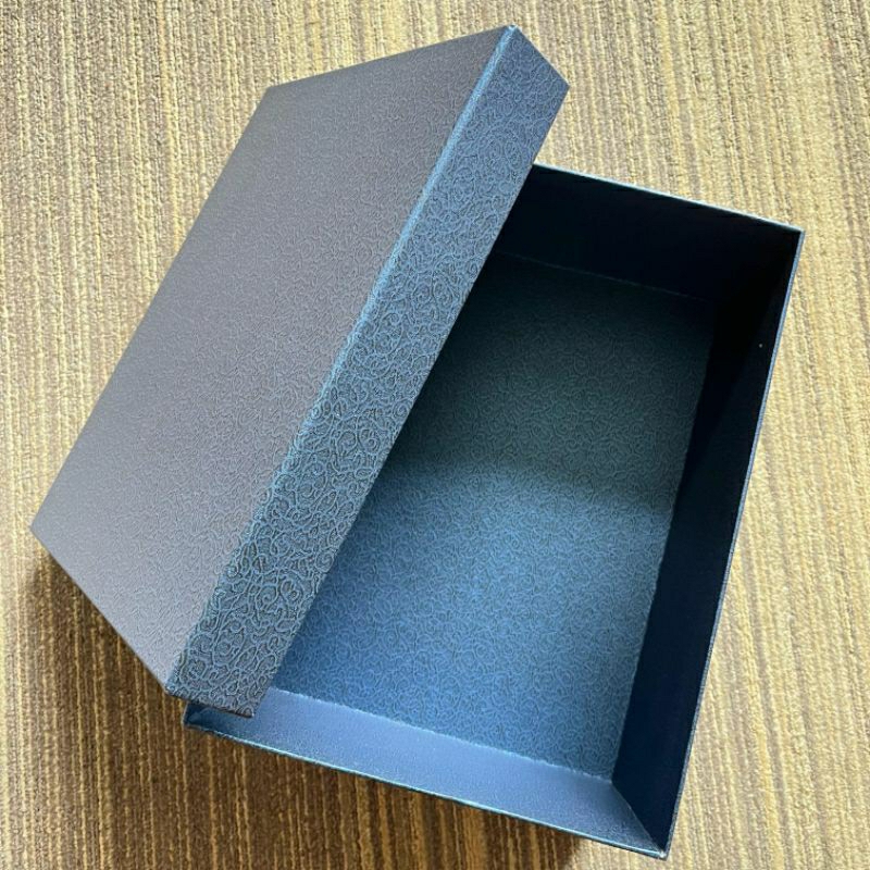 

Kotak Kado / Gift Box / Kotak Kado Souvenir / Gift Box Hampers / Kotak Kado Size 29x21,5x12,5 cm