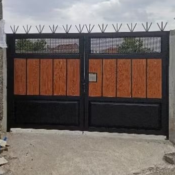 PAGAR RUMAH MINIMALIS COMBINASI GRC LISPLANG SERAT KAYU