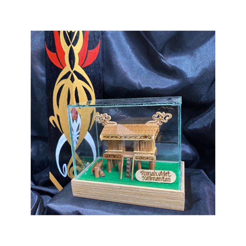 MINIATUR RUMAH ADAT DAYAK - AKSESORIES DAYAK KALIMANTAN