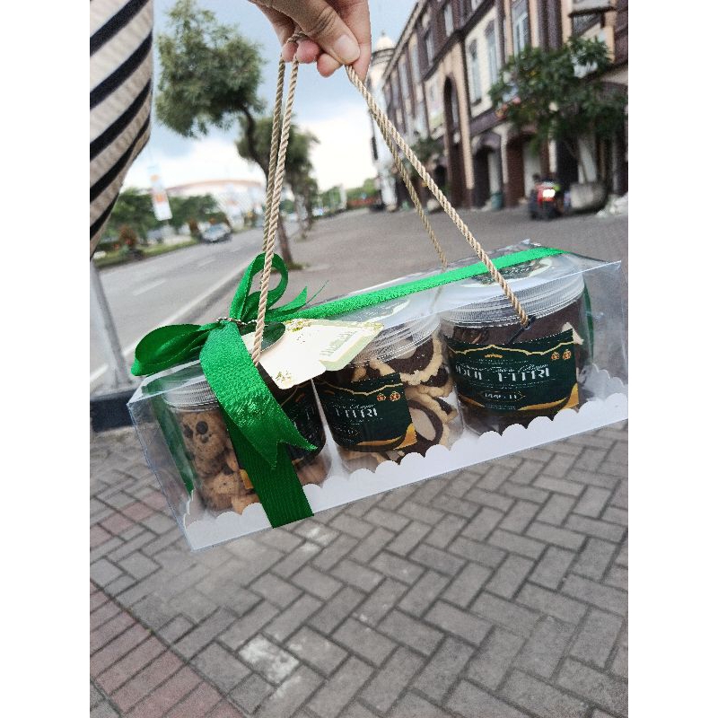 

Hampers kue lebaran paket 100 ribuan saja