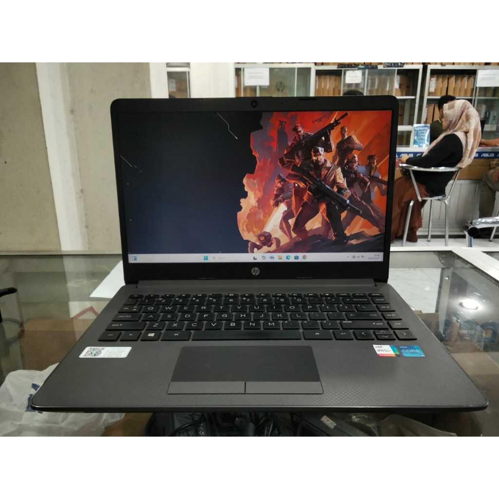Laptop Murah HP 240 G8 Core i5 1135G7 RAM 8GB SSD 512GB 14" HD Win 11