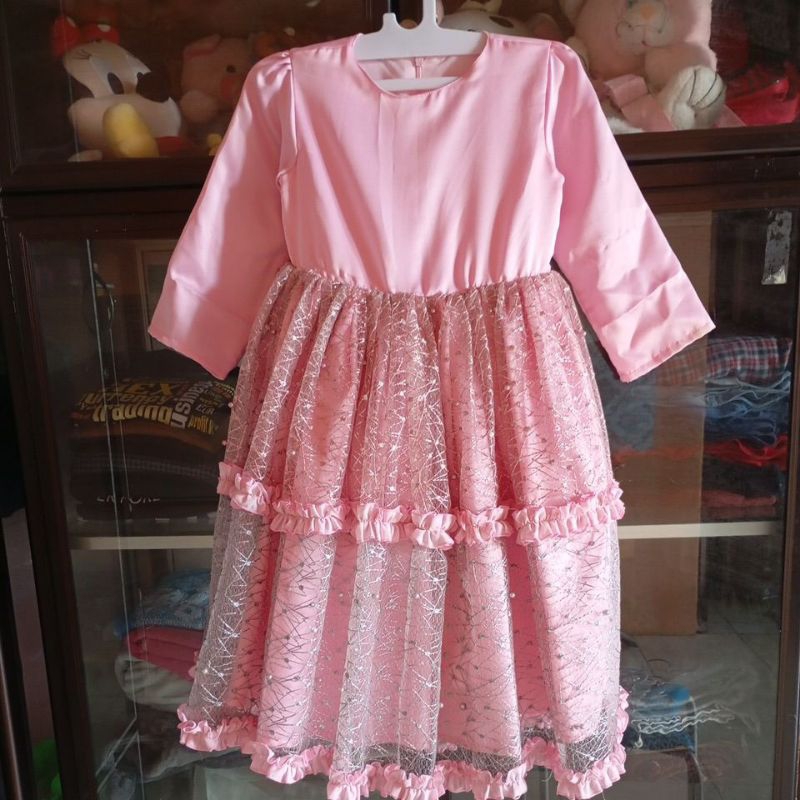 BEKAS MULUS - GAUN ANAK PESTA MUSLIM PINK TILE BRUKAT BERLAPIS MUTIARA