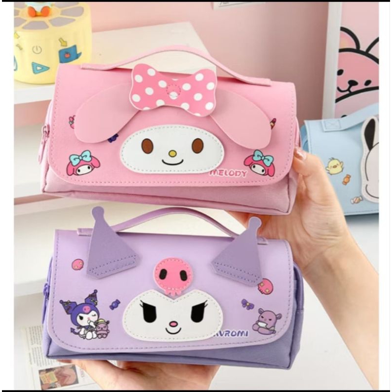 

Tempat Pensil Sanrio 3D Kapasitas Besar