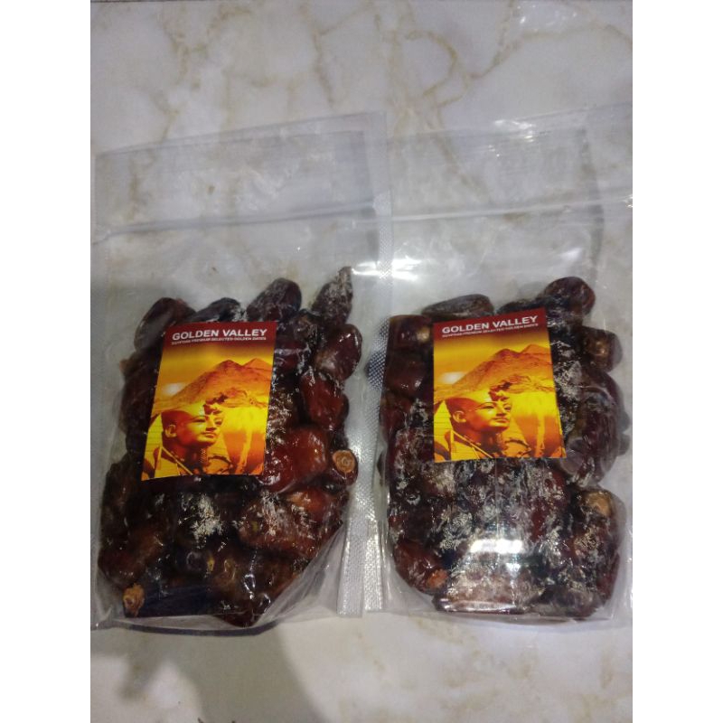 

Kurma GOLDEN VALLEY Kemasan 500gram