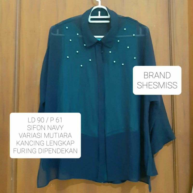 Preloved BRAND SHESMISS korea Atasan kemeja wanita sifon blouse kantor formal warna biru navy baju m