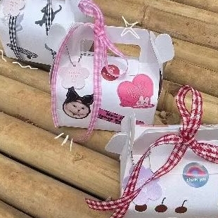 

Gable box / hampers / snack box / buah tangan /hadiah lebaran