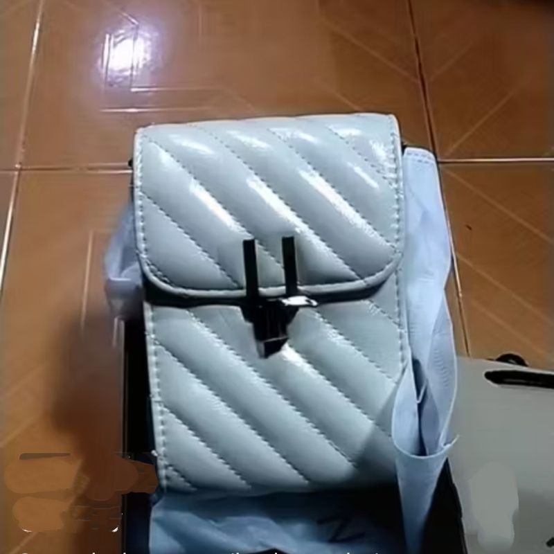 PRELOVED TAS HP WANITA IMPORT SLING BAG TAS SELEMPANG NYOHAN GOLD