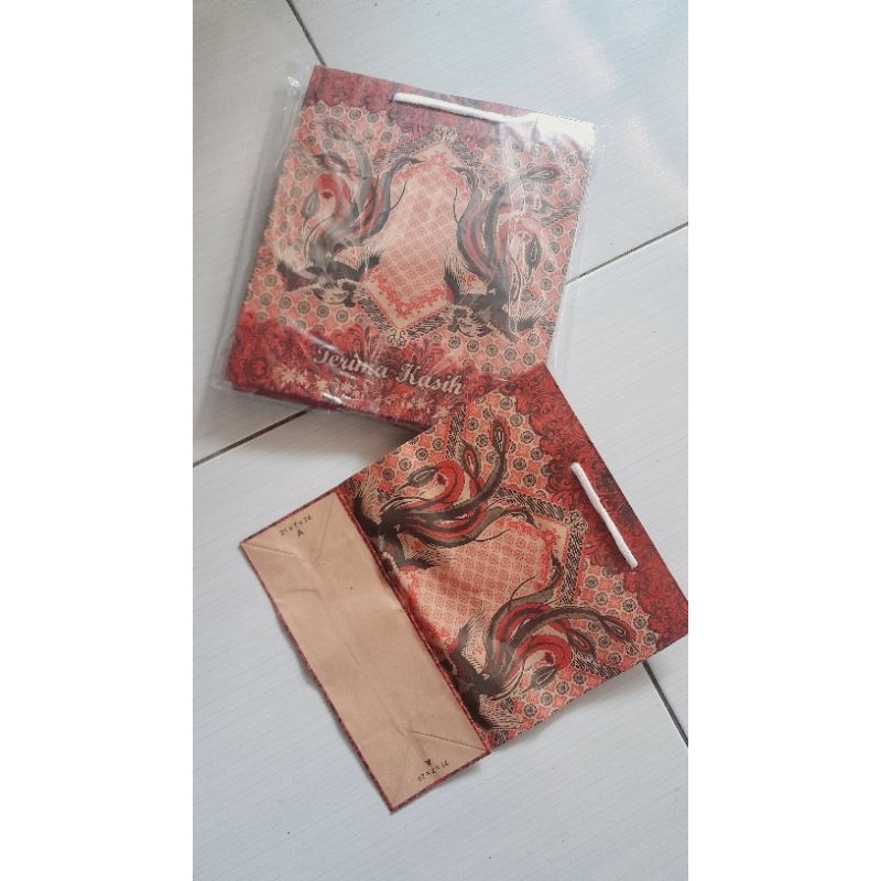 

paper_bag_batikmerek-ARO-kertas-tebal isi 12pcs