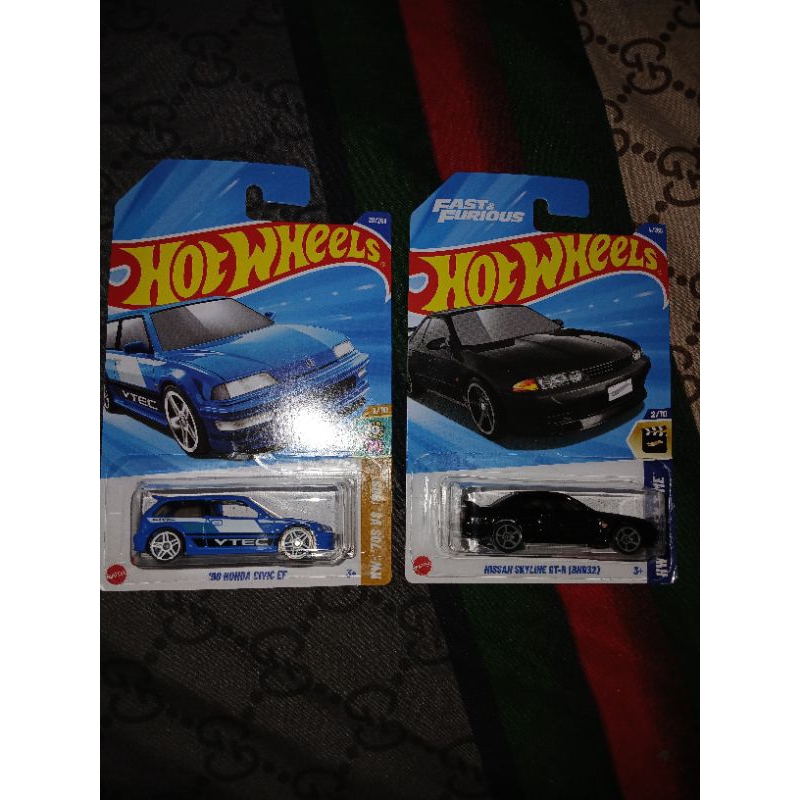 PAKETAN HOTWHEELS NISSAN R32 DAN CIVIC EF