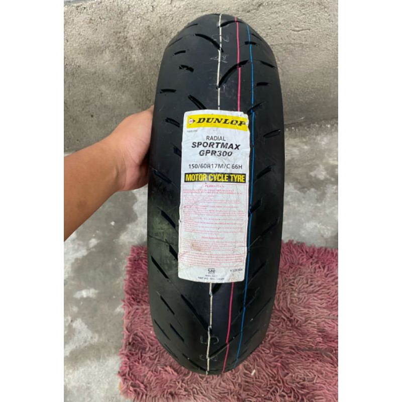 Ban tubeless belakang moge Dunlop Sportmax GPR300 ukuran 150/60 ring 17