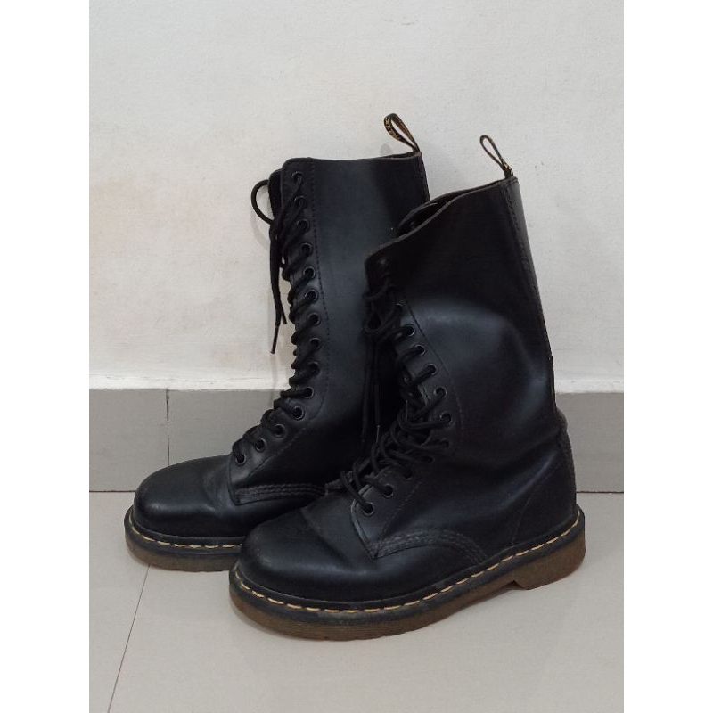 Dr. Martens Ori