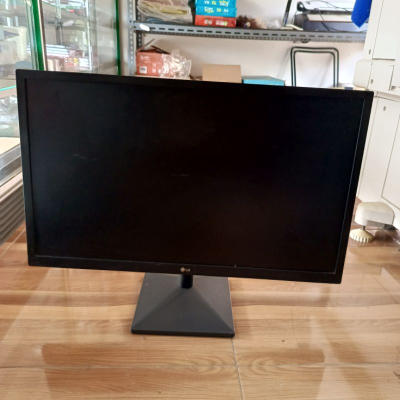 Monitor 24inch LG layar mati