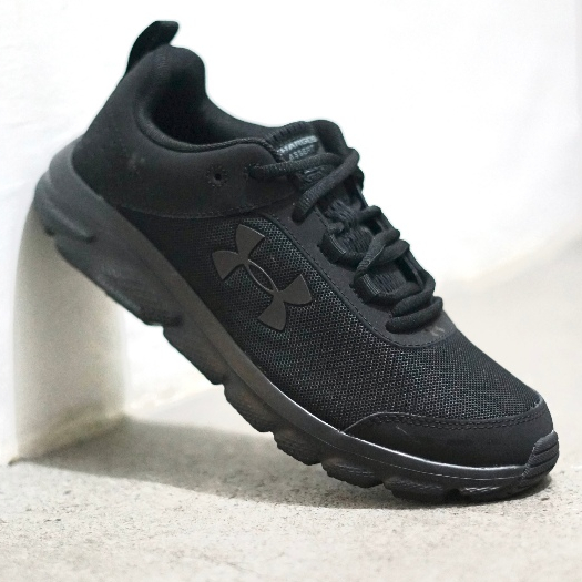 Under Armour Charged Assert 8 W