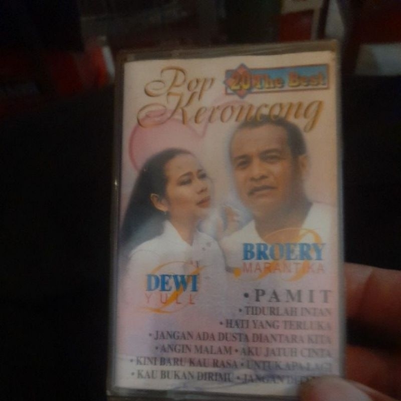 kaset pita pop keroncong dewi yull dan broery marantika (P207)