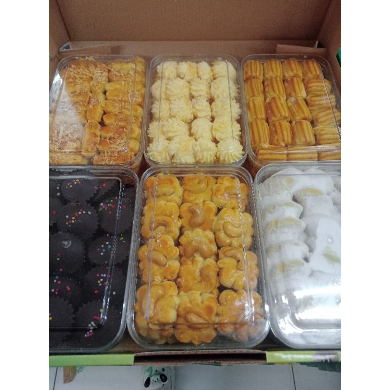 

PAKET KUE NY.LIE2 TOPLES SEGI EMPAT ISI 6 TOPLES SESUAI GAMBAR