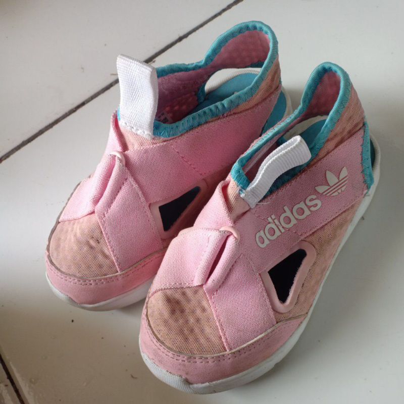 Preloved sepatu sendal Adidas