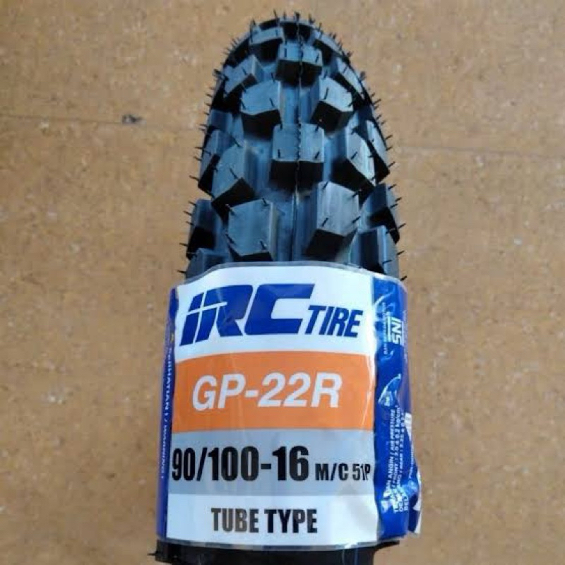 Ban luar belakang (90/100-16) motor KLX150 merk IRC