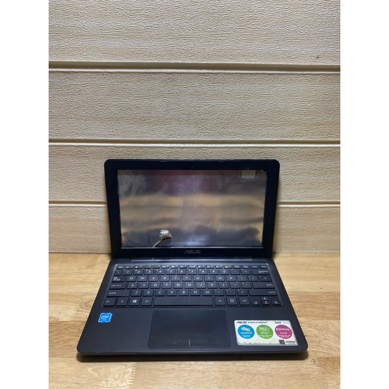 cassing notebook asus e202s