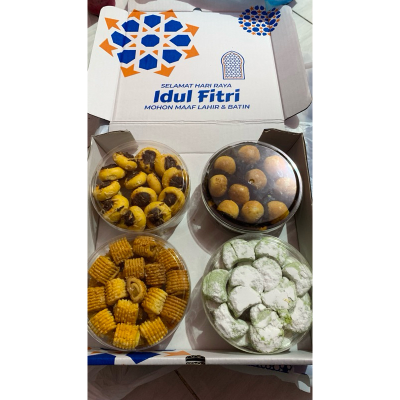 

paket hampers kue kering free kotak