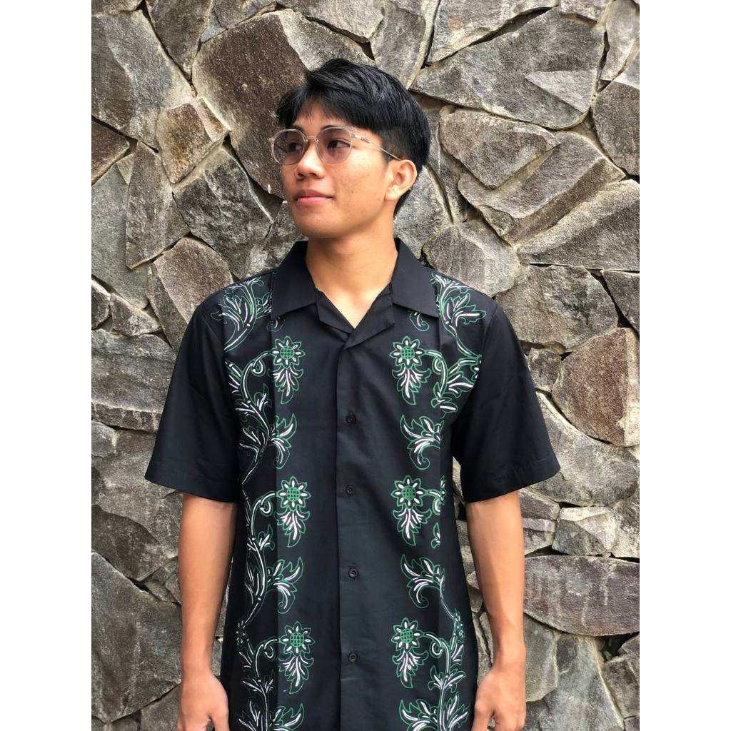 HEM KEMEJA PRIA BATIK SEKAR JEPARA HANDMADE LENGAN PENDEK