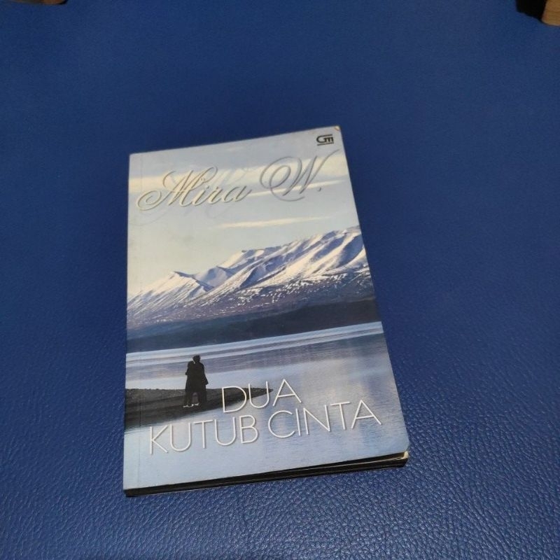 NOVEL MIRA W DUA KUTUB CINTA