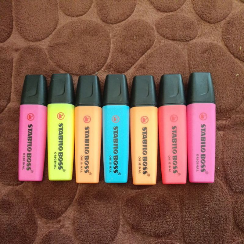 

Text marker warna warni merek stabilo