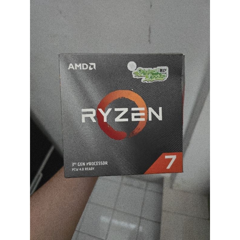 AMD Ryzen 7 3700X