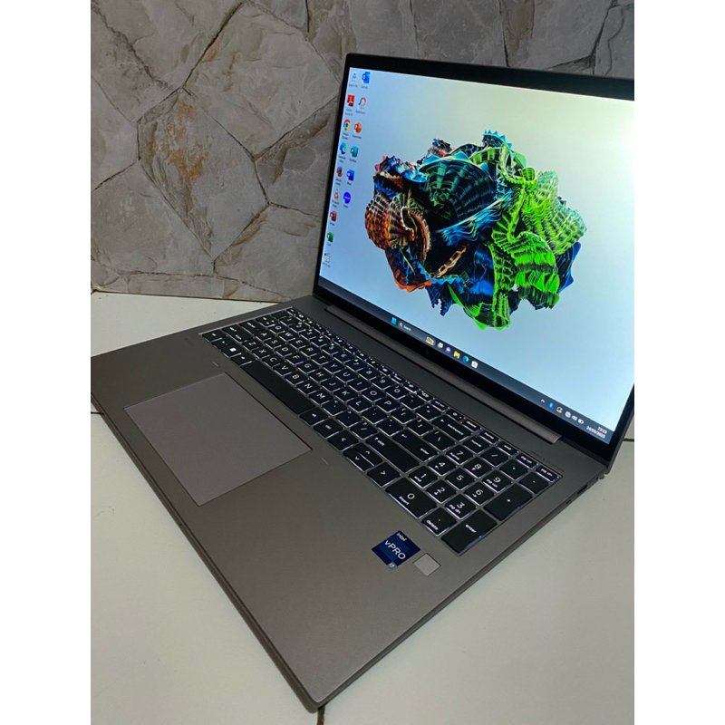Hp Zbook Firefly 16 G10 intel Vpro i7-1365u ram 32/1 tb nvidia rtx A500 4 gb wuxga 100% srgb like ne
