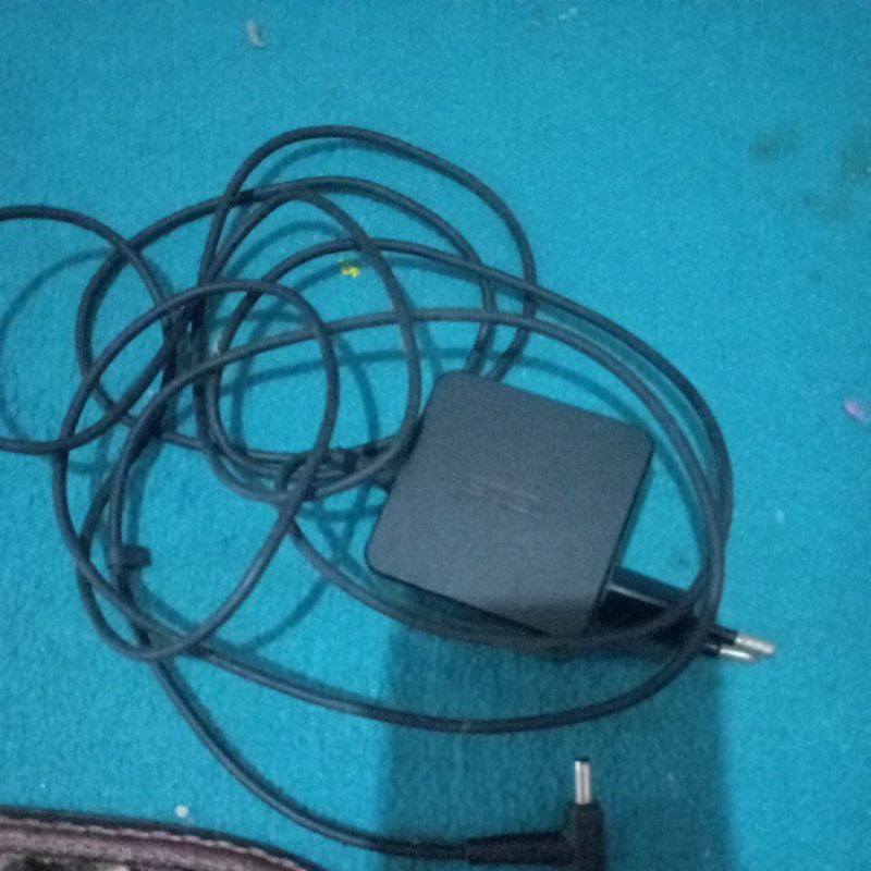 charger laptop Asus original bawaan laptop