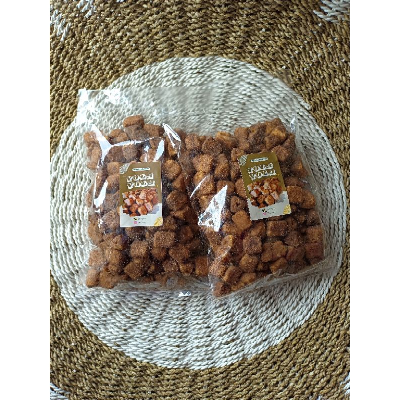 

Yola Coklat Cokelat dan Yola Pandan Cocopandan Snack momogi