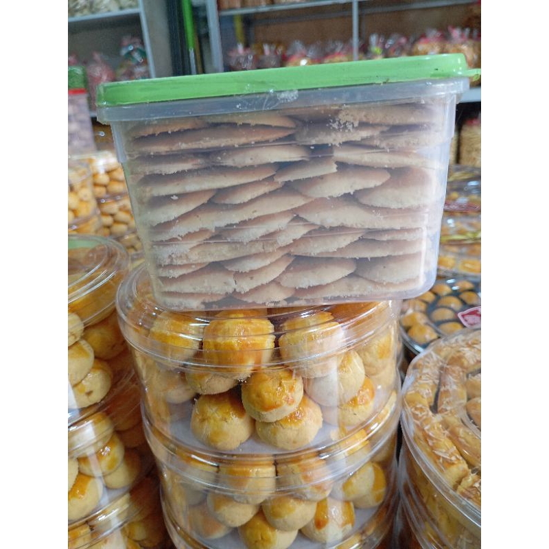 

LIDAH KUCING ISI BANYAK TOPLES KOTAK ENAK MURAH KUE LEBARAN NATAL TOPLES BENING SIZE MEDIUM STANDART READY KIRIM INSTANT DENPASAR KUE KERING TOPLES BENING Aneka Kue Kering Nastar Mede Kacang Putri salju Kastangel Semprit Keju