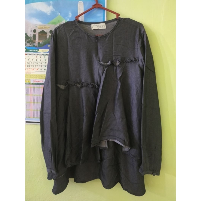 wearing klamby , Davina blouse casual black