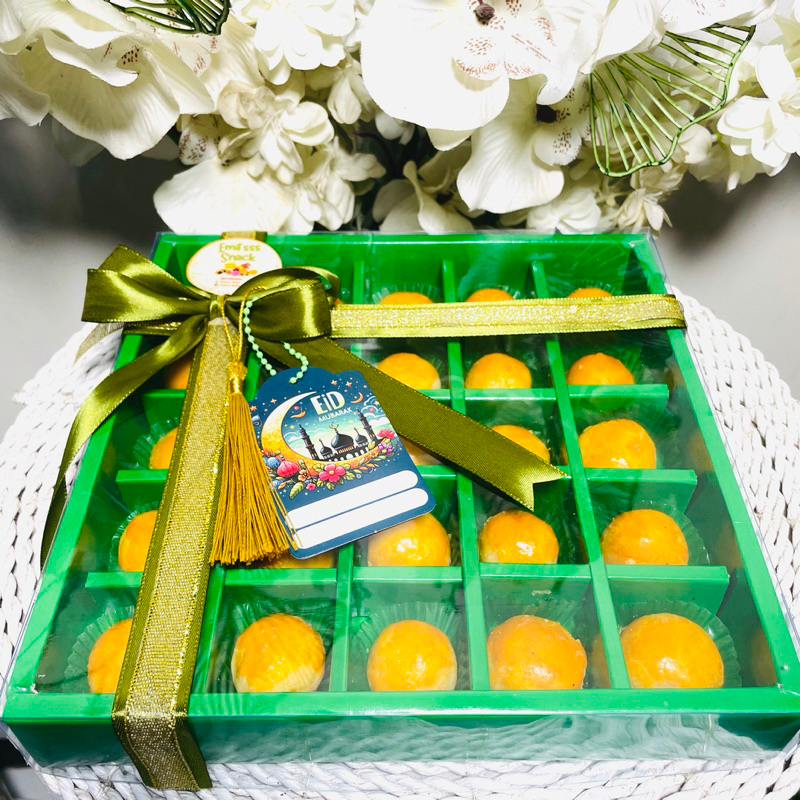 

HAMPERS NASTAR HOMEMADE ISI SEKAT 25 BIJI KUALITAS PREMIUM ENAK MANIS NYA PAS DAN SELAI NANAS HOMEMADE
