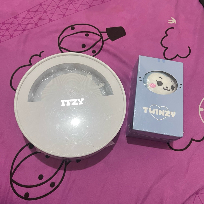 Doll merchandise itzy official twinzy lightring v2 sealed lightstick kpop ryujji boneka 15cm yeji pi